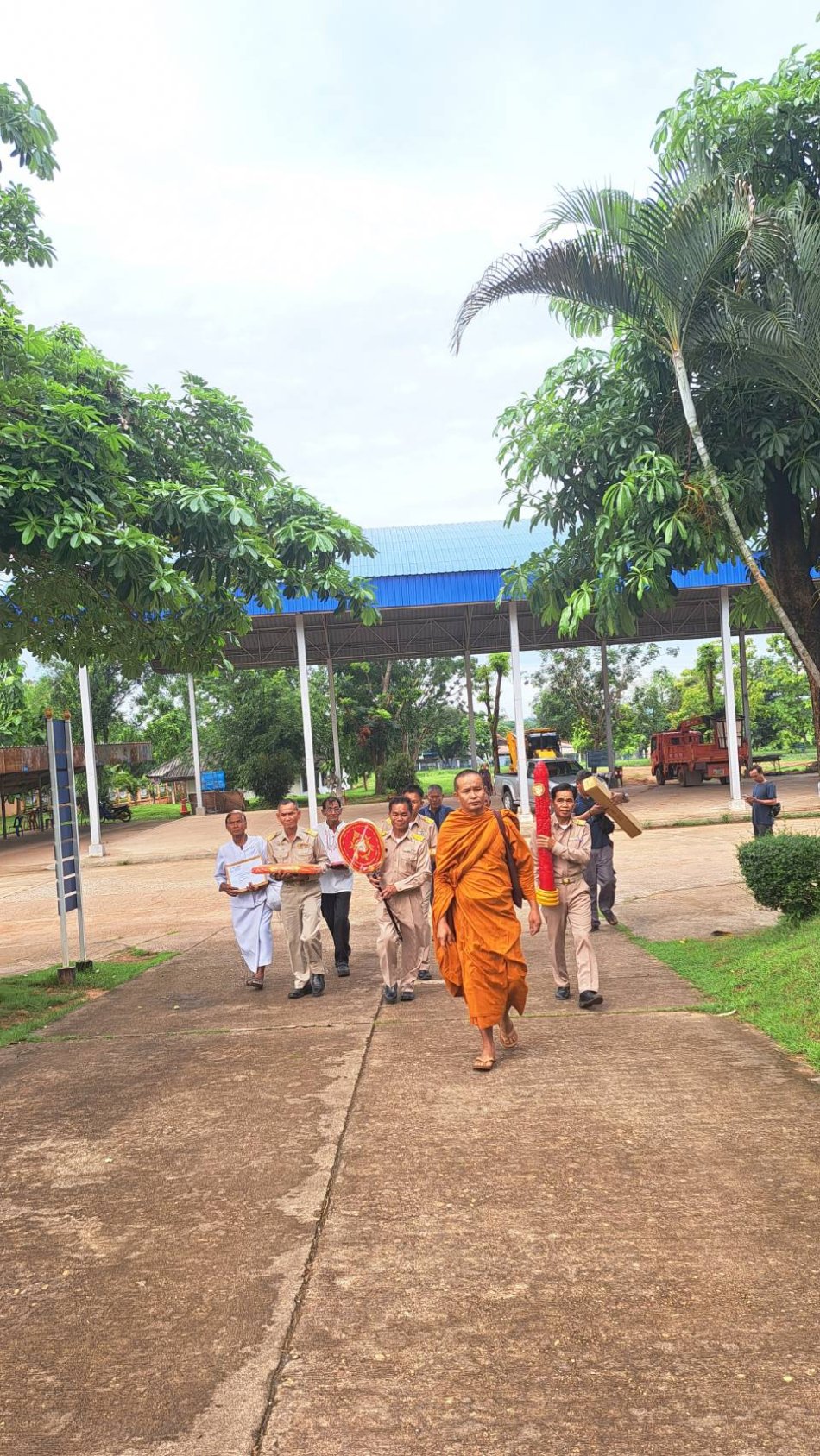 วันนี้ 13 กรกฎาคม พ.ศ. 2569 เวลา 07.30น อัญเชิญเทียนพระราชทานประดิษฐาน บนเทศบาลตำบลท่าศิลา