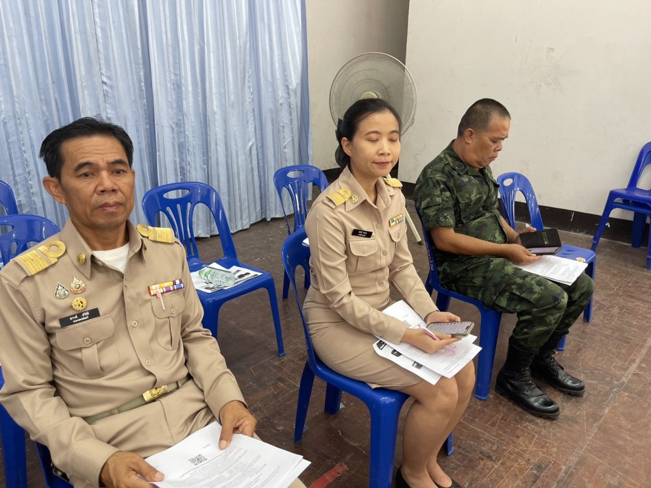 วันที่ 29 พ.ค. ท่านรองณรงค์ได้เข้าร่วมประชุมประจำเดือนที่ อำเภอส่องดาว
